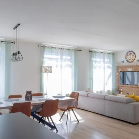 Holiday home 10 Pers - Lille - Parking & Terrasses *